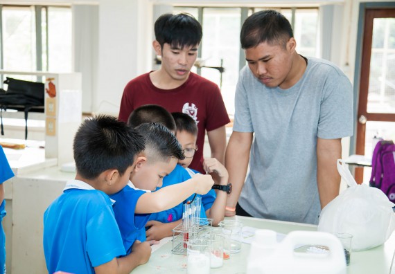 ภาพกิจกรรม คณะวิทยาศาสตร์และเทคโนโลยี จัดกิจกรรมค่ายวิทยาศาสตร์โรงเรียนอนุบาลกำแพงเพชร