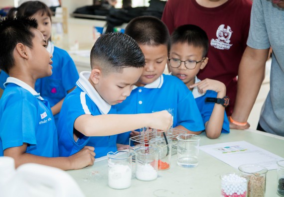 ภาพกิจกรรม คณะวิทยาศาสตร์และเทคโนโลยี จัดกิจกรรมค่ายวิทยาศาสตร์โรงเรียนอนุบาลกำแพงเพชร