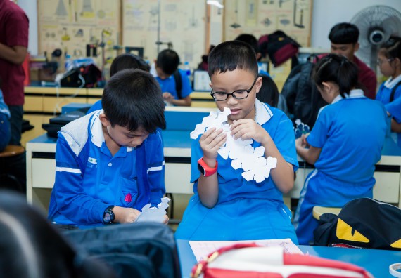 ภาพกิจกรรม คณะวิทยาศาสตร์และเทคโนโลยี จัดกิจกรรมค่ายวิทยาศาสตร์โรงเรียนอนุบาลกำแพงเพชร