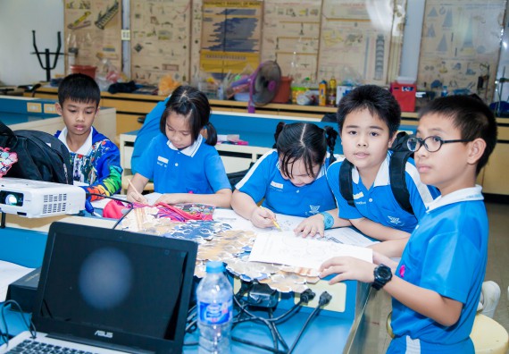 ภาพกิจกรรม คณะวิทยาศาสตร์และเทคโนโลยี จัดกิจกรรมค่ายวิทยาศาสตร์โรงเรียนอนุบาลกำแพงเพชร