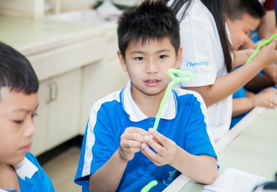 ภาพกิจกรรม คณะวิทยาศาสตร์และเทคโนโลยี จัดกิจกรรมค่ายวิทยาศาสตร์โรงเรียนอนุบาลกำแพงเพชร