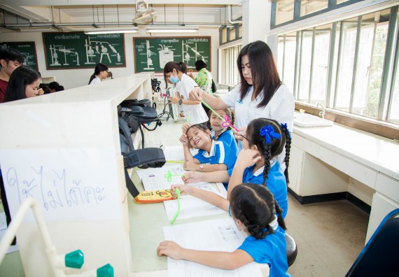 ภาพกิจกรรม คณะวิทยาศาสตร์และเทคโนโลยี จัดกิจกรรมค่ายวิทยาศาสตร์โรงเรียนอนุบาลกำแพงเพชร