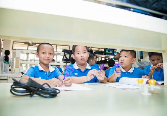 ภาพกิจกรรม คณะวิทยาศาสตร์และเทคโนโลยี จัดกิจกรรมค่ายวิทยาศาสตร์โรงเรียนอนุบาลกำแพงเพชร