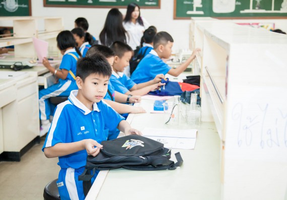 ภาพกิจกรรม คณะวิทยาศาสตร์และเทคโนโลยี จัดกิจกรรมค่ายวิทยาศาสตร์โรงเรียนอนุบาลกำแพงเพชร