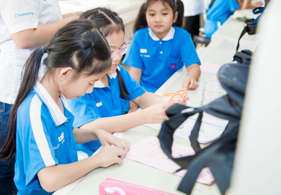 ภาพกิจกรรม คณะวิทยาศาสตร์และเทคโนโลยี จัดกิจกรรมค่ายวิทยาศาสตร์โรงเรียนอนุบาลกำแพงเพชร