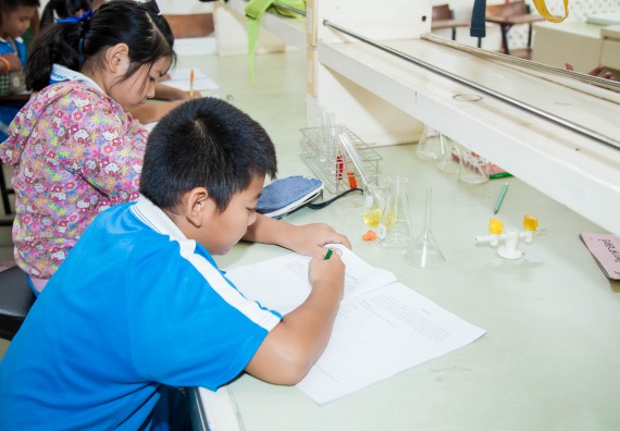 ภาพกิจกรรม คณะวิทยาศาสตร์และเทคโนโลยี จัดกิจกรรมค่ายวิทยาศาสตร์โรงเรียนอนุบาลกำแพงเพชร