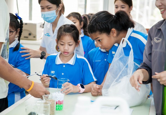 ภาพกิจกรรม คณะวิทยาศาสตร์และเทคโนโลยี จัดกิจกรรมค่ายวิทยาศาสตร์โรงเรียนอนุบาลกำแพงเพชร