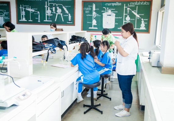 ภาพกิจกรรม คณะวิทยาศาสตร์และเทคโนโลยี จัดกิจกรรมค่ายวิทยาศาสตร์โรงเรียนอนุบาลกำแพงเพชร