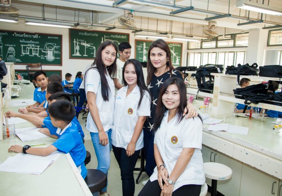 ภาพกิจกรรม คณะวิทยาศาสตร์และเทคโนโลยี จัดกิจกรรมค่ายวิทยาศาสตร์โรงเรียนอนุบาลกำแพงเพชร