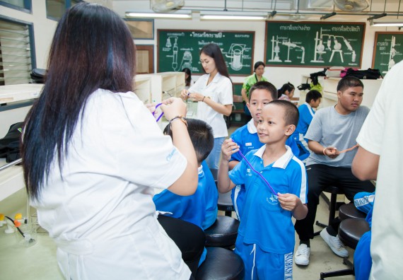 ภาพกิจกรรม คณะวิทยาศาสตร์และเทคโนโลยี จัดกิจกรรมค่ายวิทยาศาสตร์โรงเรียนอนุบาลกำแพงเพชร