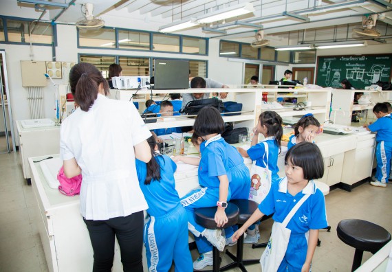 ภาพกิจกรรม คณะวิทยาศาสตร์และเทคโนโลยี จัดกิจกรรมค่ายวิทยาศาสตร์โรงเรียนอนุบาลกำแพงเพชร