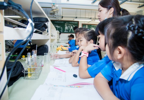 ภาพกิจกรรม คณะวิทยาศาสตร์และเทคโนโลยี จัดกิจกรรมค่ายวิทยาศาสตร์โรงเรียนอนุบาลกำแพงเพชร