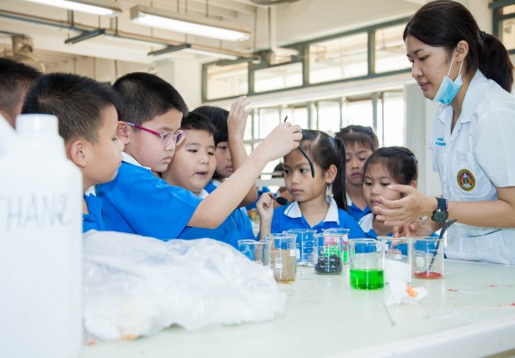 ภาพกิจกรรม คณะวิทยาศาสตร์และเทคโนโลยี จัดกิจกรรมค่ายวิทยาศาสตร์โรงเรียนอนุบาลกำแพงเพชร