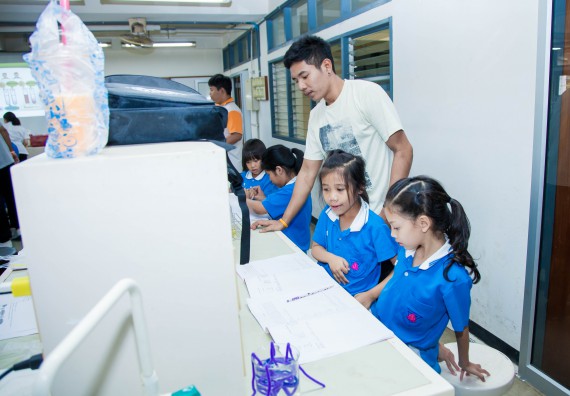 ภาพกิจกรรม คณะวิทยาศาสตร์และเทคโนโลยี จัดกิจกรรมค่ายวิทยาศาสตร์โรงเรียนอนุบาลกำแพงเพชร