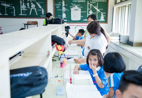 ภาพกิจกรรม คณะวิทยาศาสตร์และเทคโนโลยี จัดกิจกรรมค่ายวิทยาศาสตร์โรงเรียนอนุบาลกำแพงเพชร