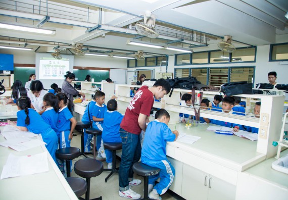 ภาพกิจกรรม คณะวิทยาศาสตร์และเทคโนโลยี จัดกิจกรรมค่ายวิทยาศาสตร์โรงเรียนอนุบาลกำแพงเพชร