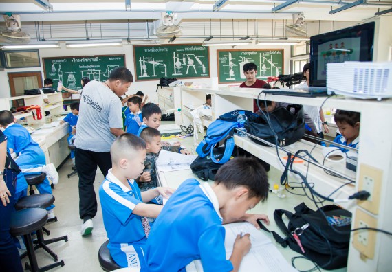 ภาพกิจกรรม คณะวิทยาศาสตร์และเทคโนโลยี จัดกิจกรรมค่ายวิทยาศาสตร์โรงเรียนอนุบาลกำแพงเพชร