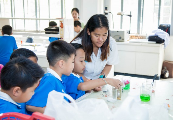 ภาพกิจกรรม คณะวิทยาศาสตร์และเทคโนโลยี จัดกิจกรรมค่ายวิทยาศาสตร์โรงเรียนอนุบาลกำแพงเพชร