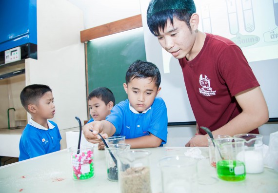 ภาพกิจกรรม คณะวิทยาศาสตร์และเทคโนโลยี จัดกิจกรรมค่ายวิทยาศาสตร์โรงเรียนอนุบาลกำแพงเพชร