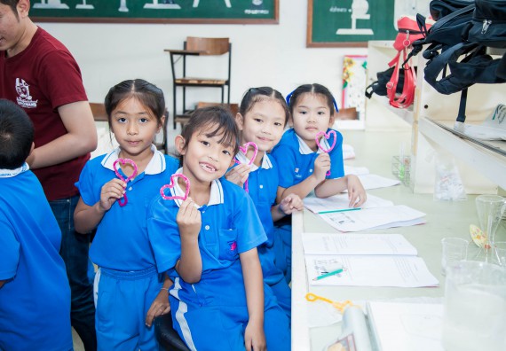 ภาพกิจกรรม คณะวิทยาศาสตร์และเทคโนโลยี จัดกิจกรรมค่ายวิทยาศาสตร์โรงเรียนอนุบาลกำแพงเพชร