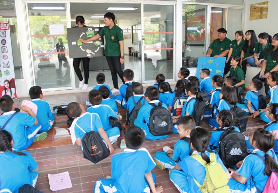 ภาพกิจกรรม คณะวิทยาศาสตร์และเทคโนโลยี จัดกิจกรรมค่ายวิทยาศาสตร์โรงเรียนอนุบาลกำแพงเพชร