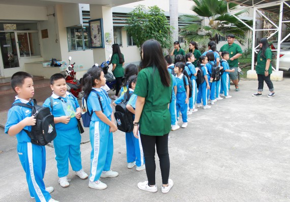 ภาพกิจกรรม คณะวิทยาศาสตร์และเทคโนโลยี จัดกิจกรรมค่ายวิทยาศาสตร์โรงเรียนอนุบาลกำแพงเพชร