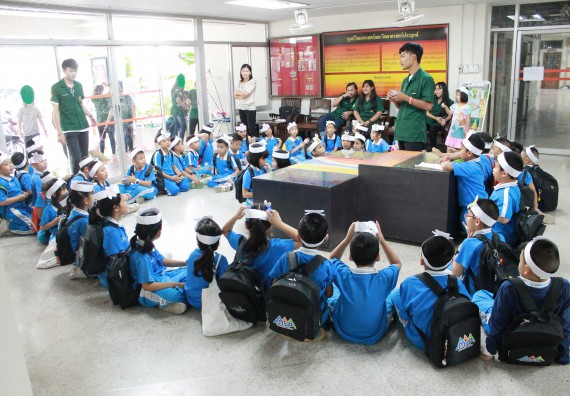 ภาพกิจกรรม คณะวิทยาศาสตร์และเทคโนโลยี จัดกิจกรรมค่ายวิทยาศาสตร์โรงเรียนอนุบาลกำแพงเพชร