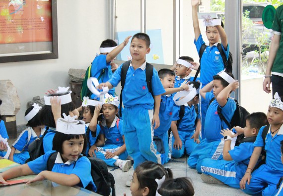 ภาพกิจกรรม คณะวิทยาศาสตร์และเทคโนโลยี จัดกิจกรรมค่ายวิทยาศาสตร์โรงเรียนอนุบาลกำแพงเพชร