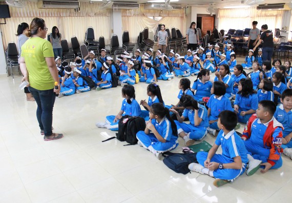 ภาพกิจกรรม คณะวิทยาศาสตร์และเทคโนโลยี จัดกิจกรรมค่ายวิทยาศาสตร์โรงเรียนอนุบาลกำแพงเพชร