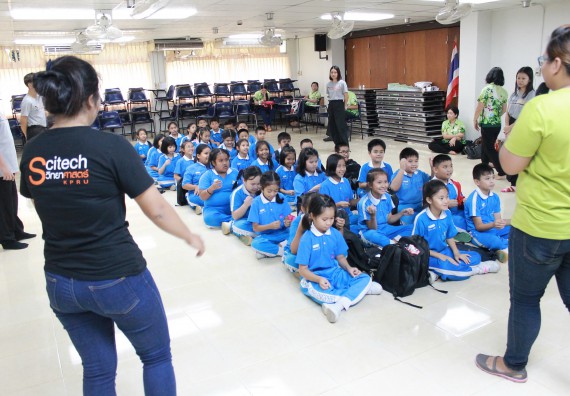 ภาพกิจกรรม คณะวิทยาศาสตร์และเทคโนโลยี จัดกิจกรรมค่ายวิทยาศาสตร์โรงเรียนอนุบาลกำแพงเพชร