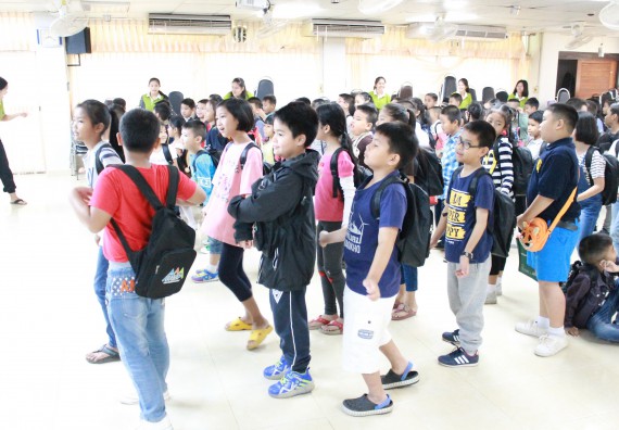 ภาพกิจกรรม คณะวิทยาศาสตร์และเทคโนโลยี จัดกิจกรรมค่ายวิทยาศาสตร์โรงเรียนอนุบาลกำแพงเพชร