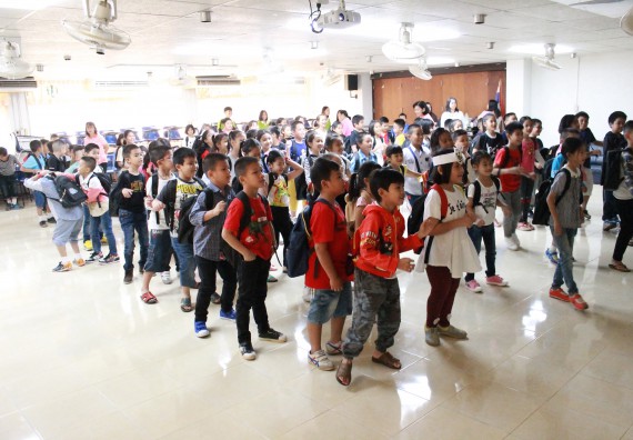 ภาพกิจกรรม คณะวิทยาศาสตร์และเทคโนโลยี จัดกิจกรรมค่ายวิทยาศาสตร์โรงเรียนอนุบาลกำแพงเพชร