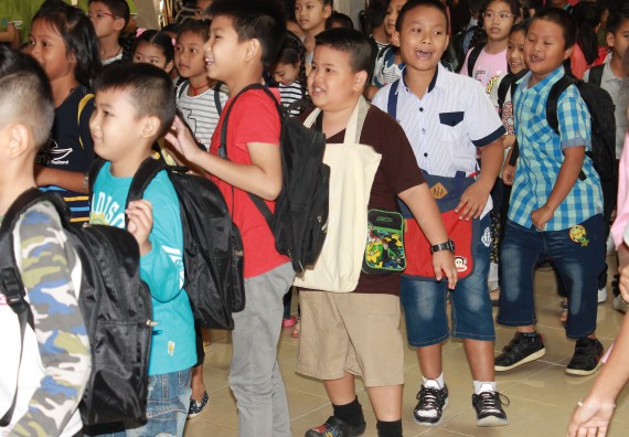 ภาพกิจกรรม คณะวิทยาศาสตร์และเทคโนโลยี จัดกิจกรรมค่ายวิทยาศาสตร์โรงเรียนอนุบาลกำแพงเพชร