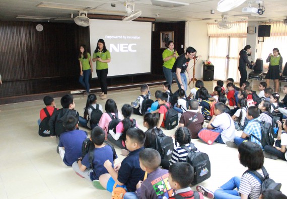 ภาพกิจกรรม คณะวิทยาศาสตร์และเทคโนโลยี จัดกิจกรรมค่ายวิทยาศาสตร์โรงเรียนอนุบาลกำแพงเพชร