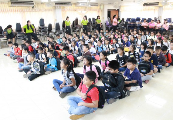 ภาพกิจกรรม คณะวิทยาศาสตร์และเทคโนโลยี จัดกิจกรรมค่ายวิทยาศาสตร์โรงเรียนอนุบาลกำแพงเพชร