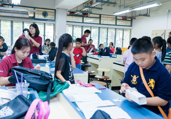 ภาพกิจกรรม คณะวิทยาศาสตร์และเทคโนโลยี จัดกิจกรรมค่ายวิทยาศาสตร์โรงเรียนอนุบาลกำแพงเพชร