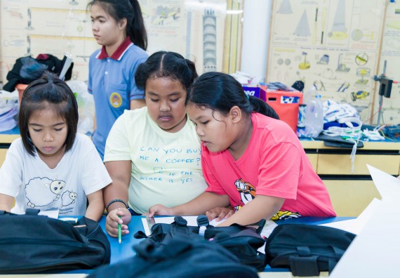 ภาพกิจกรรม คณะวิทยาศาสตร์และเทคโนโลยี จัดกิจกรรมค่ายวิทยาศาสตร์โรงเรียนอนุบาลกำแพงเพชร