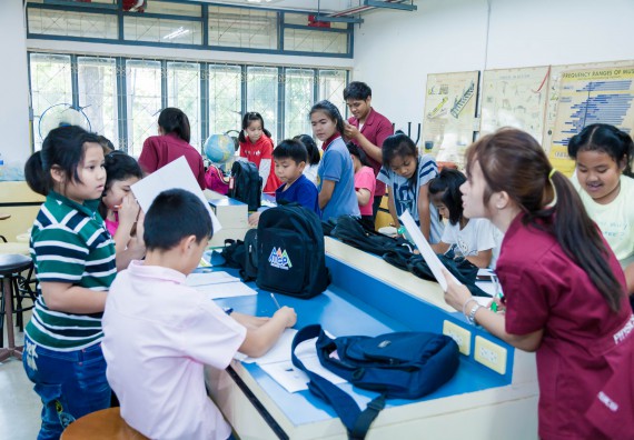 ภาพกิจกรรม คณะวิทยาศาสตร์และเทคโนโลยี จัดกิจกรรมค่ายวิทยาศาสตร์โรงเรียนอนุบาลกำแพงเพชร