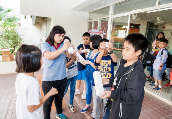 ภาพกิจกรรม คณะวิทยาศาสตร์และเทคโนโลยี จัดกิจกรรมค่ายวิทยาศาสตร์โรงเรียนอนุบาลกำแพงเพชร