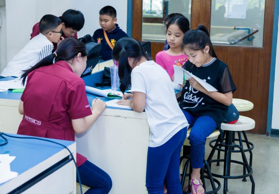 ภาพกิจกรรม คณะวิทยาศาสตร์และเทคโนโลยี จัดกิจกรรมค่ายวิทยาศาสตร์โรงเรียนอนุบาลกำแพงเพชร