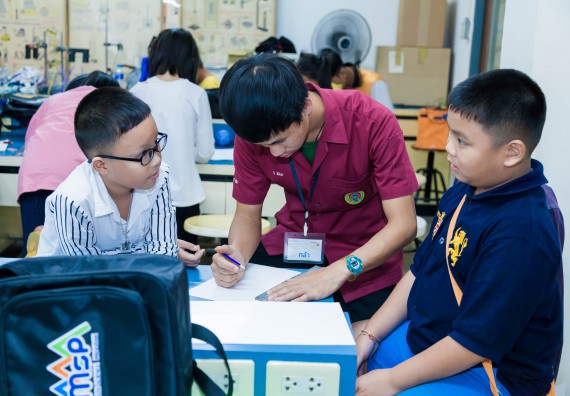 ภาพกิจกรรม คณะวิทยาศาสตร์และเทคโนโลยี จัดกิจกรรมค่ายวิทยาศาสตร์โรงเรียนอนุบาลกำแพงเพชร