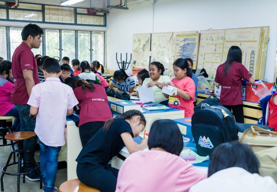 ภาพกิจกรรม คณะวิทยาศาสตร์และเทคโนโลยี จัดกิจกรรมค่ายวิทยาศาสตร์โรงเรียนอนุบาลกำแพงเพชร