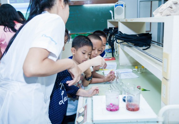 ภาพกิจกรรม คณะวิทยาศาสตร์และเทคโนโลยี จัดกิจกรรมค่ายวิทยาศาสตร์โรงเรียนอนุบาลกำแพงเพชร