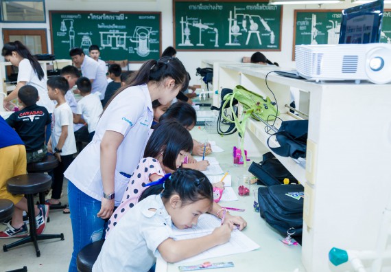 ภาพกิจกรรม คณะวิทยาศาสตร์และเทคโนโลยี จัดกิจกรรมค่ายวิทยาศาสตร์โรงเรียนอนุบาลกำแพงเพชร