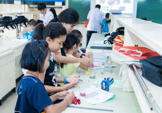 ภาพกิจกรรม คณะวิทยาศาสตร์และเทคโนโลยี จัดกิจกรรมค่ายวิทยาศาสตร์โรงเรียนอนุบาลกำแพงเพชร