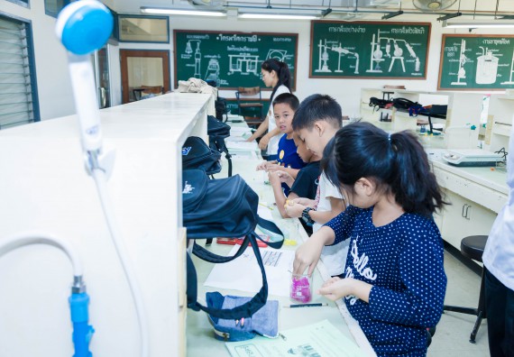 ภาพกิจกรรม คณะวิทยาศาสตร์และเทคโนโลยี จัดกิจกรรมค่ายวิทยาศาสตร์โรงเรียนอนุบาลกำแพงเพชร