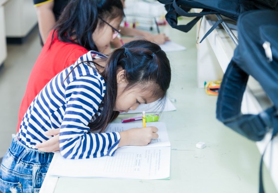 ภาพกิจกรรม คณะวิทยาศาสตร์และเทคโนโลยี จัดกิจกรรมค่ายวิทยาศาสตร์โรงเรียนอนุบาลกำแพงเพชร