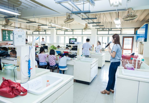 ภาพกิจกรรม คณะวิทยาศาสตร์และเทคโนโลยี จัดกิจกรรมค่ายวิทยาศาสตร์โรงเรียนอนุบาลกำแพงเพชร