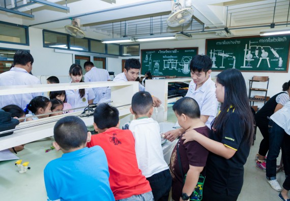 ภาพกิจกรรม คณะวิทยาศาสตร์และเทคโนโลยี จัดกิจกรรมค่ายวิทยาศาสตร์โรงเรียนอนุบาลกำแพงเพชร