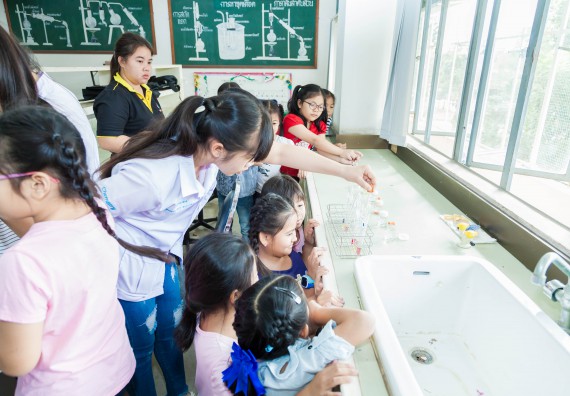 ภาพกิจกรรม คณะวิทยาศาสตร์และเทคโนโลยี จัดกิจกรรมค่ายวิทยาศาสตร์โรงเรียนอนุบาลกำแพงเพชร